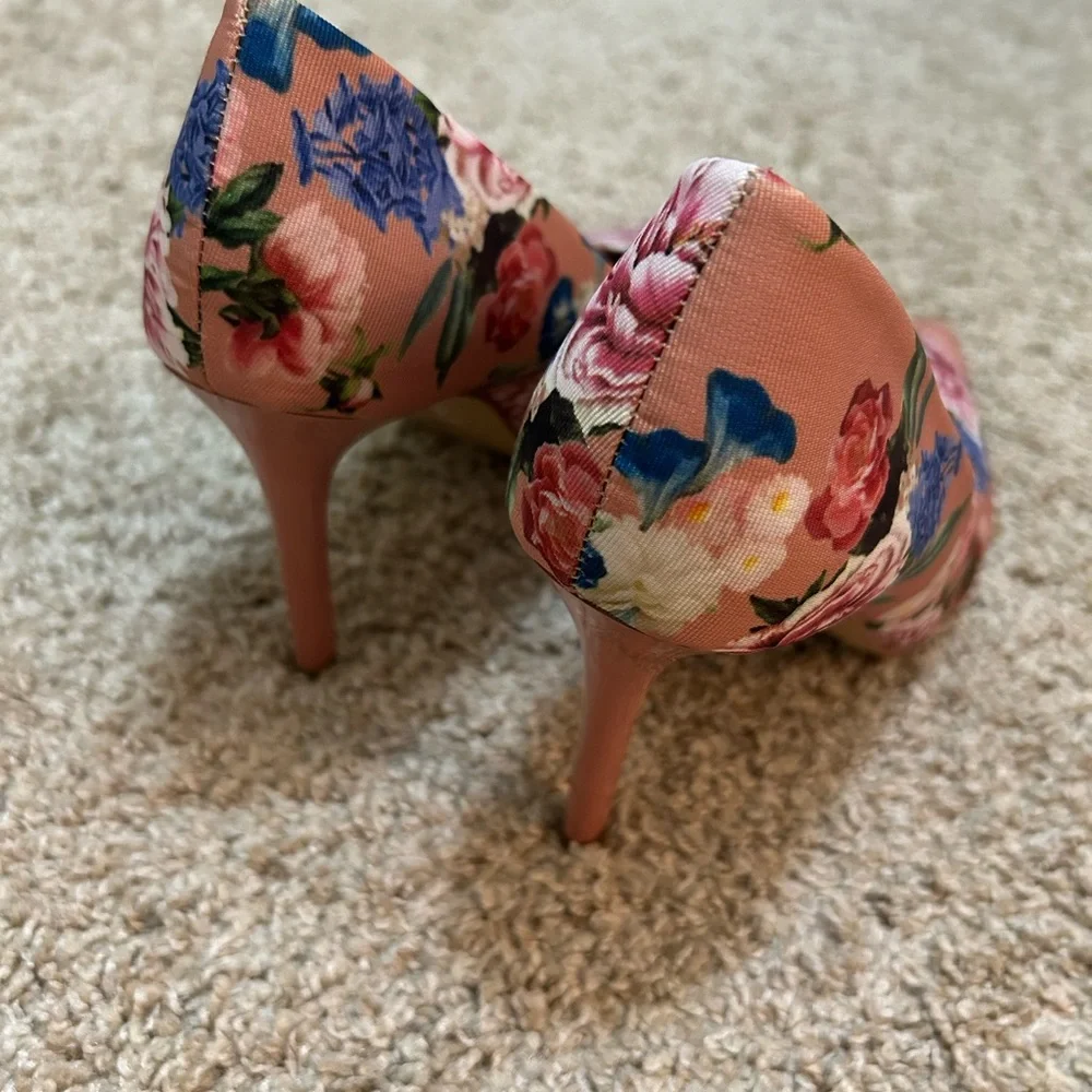 Gianni Bini Jilley Floral Heels - Picture 3 of 6